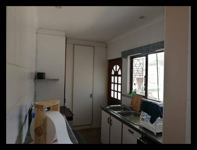 4 BEDROOM HOUSE FOR SALE IN VELD EN VLEI